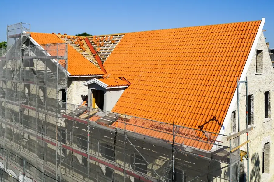 How Roof Replacement Improves Home Energy Efficiency in Hayward, CA